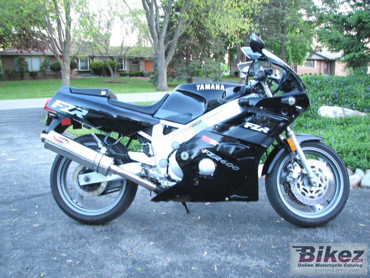 Big nymous user. fzr 600 picture and wallpaper from Bikez.com